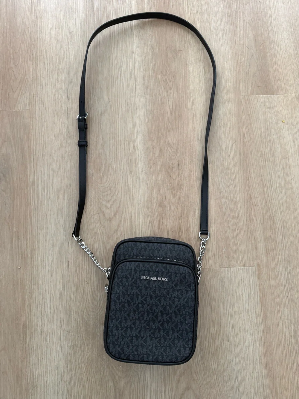 Michael Kors Jet Set Travel Medium Logo Crossbody Bag